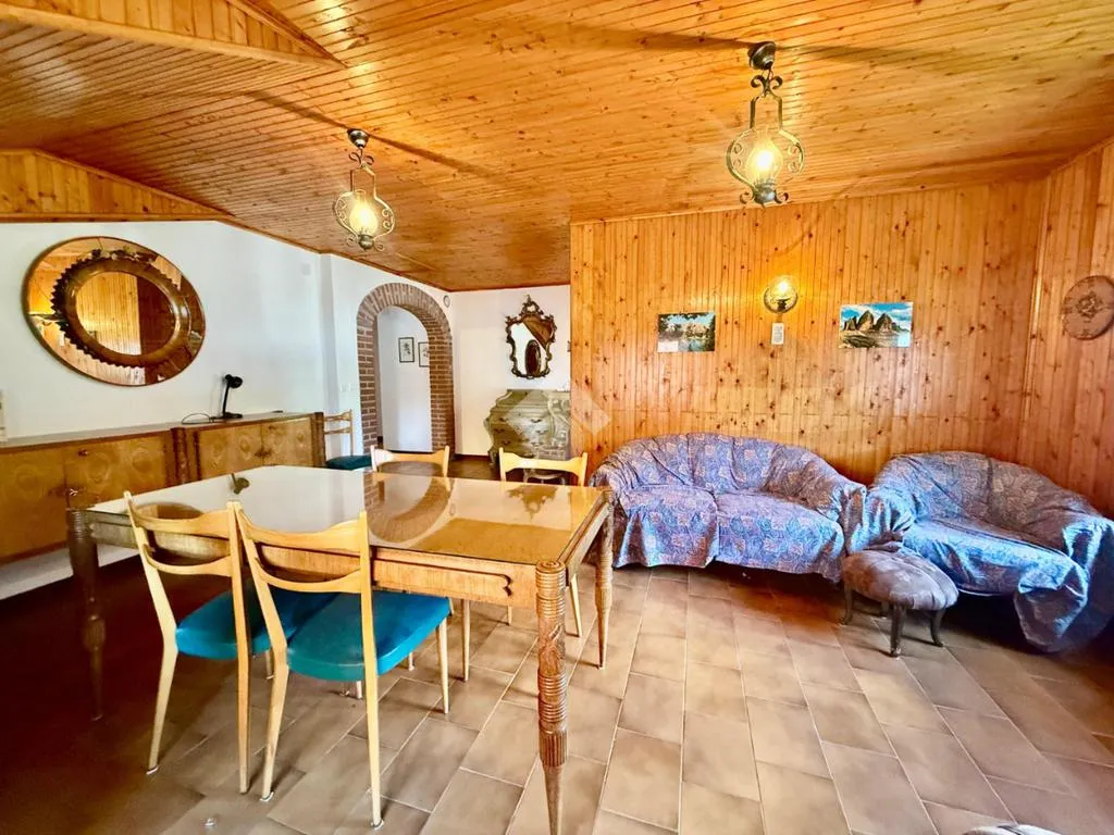 Söögituba - Trilocale with Balcony in Vezza d'Oglio