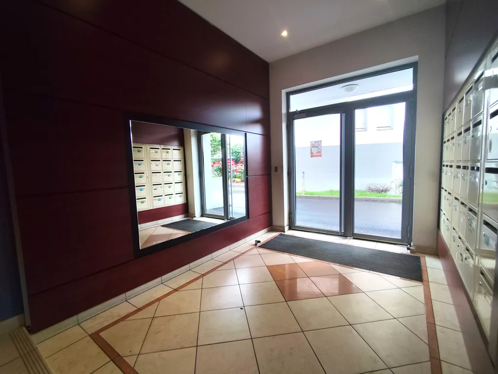 Entrée - Appartement T2 avec Parking et Piscine à Amiens
