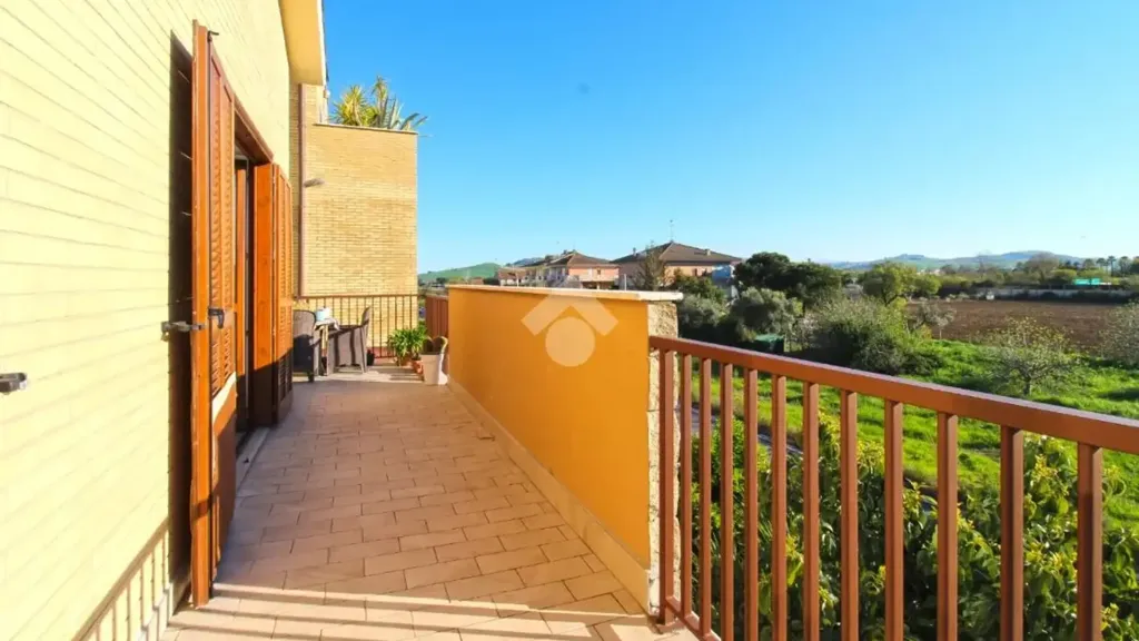 Balcon - Trilocale with Terrace in Porto Sant'Elpidio