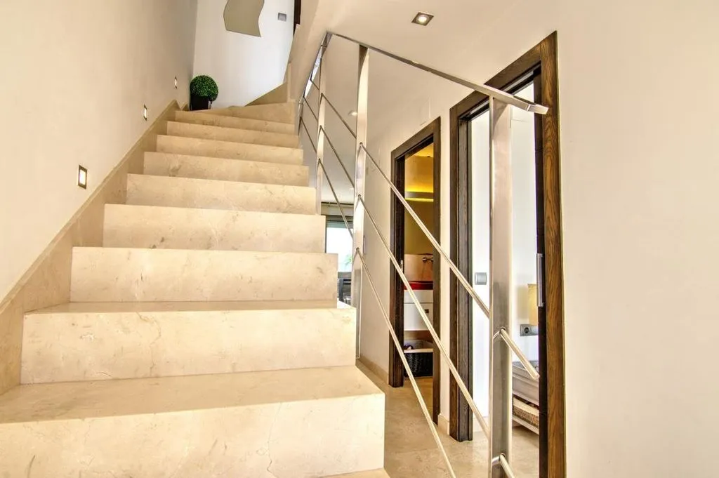 Stanze - Beachfront Villa with Sea Views in Oliva Nova