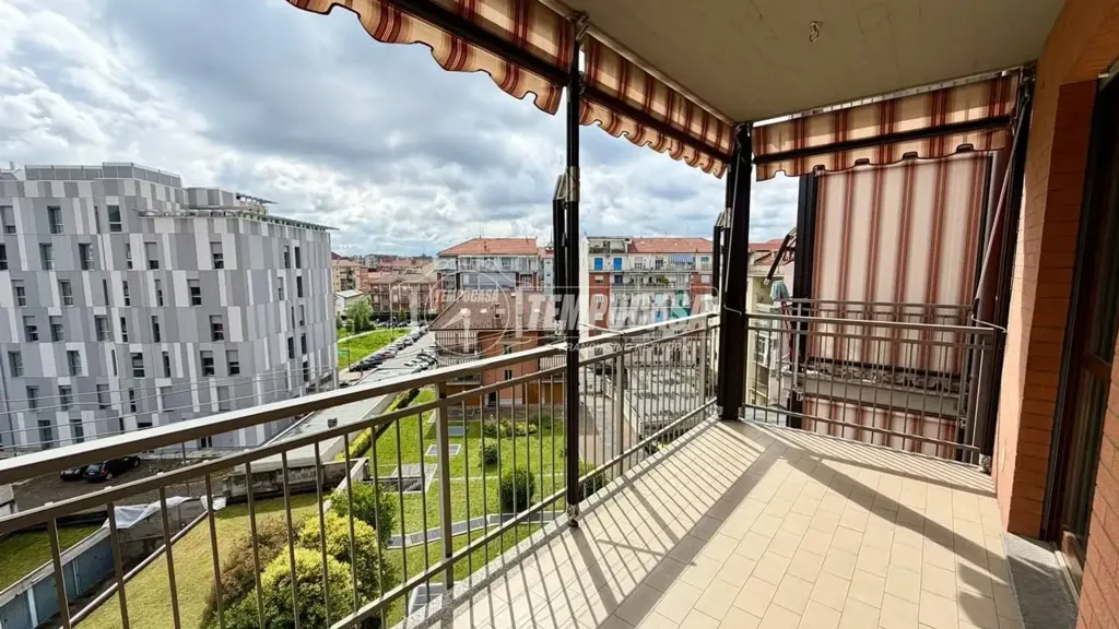 Balcon - Bright 2-Bedroom Apartment with Terraces in Torino