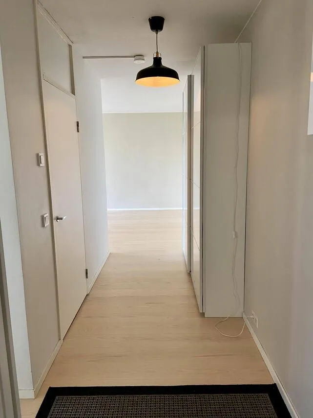 Entrée - Apartment with Balcony in Koskela, Helsinki