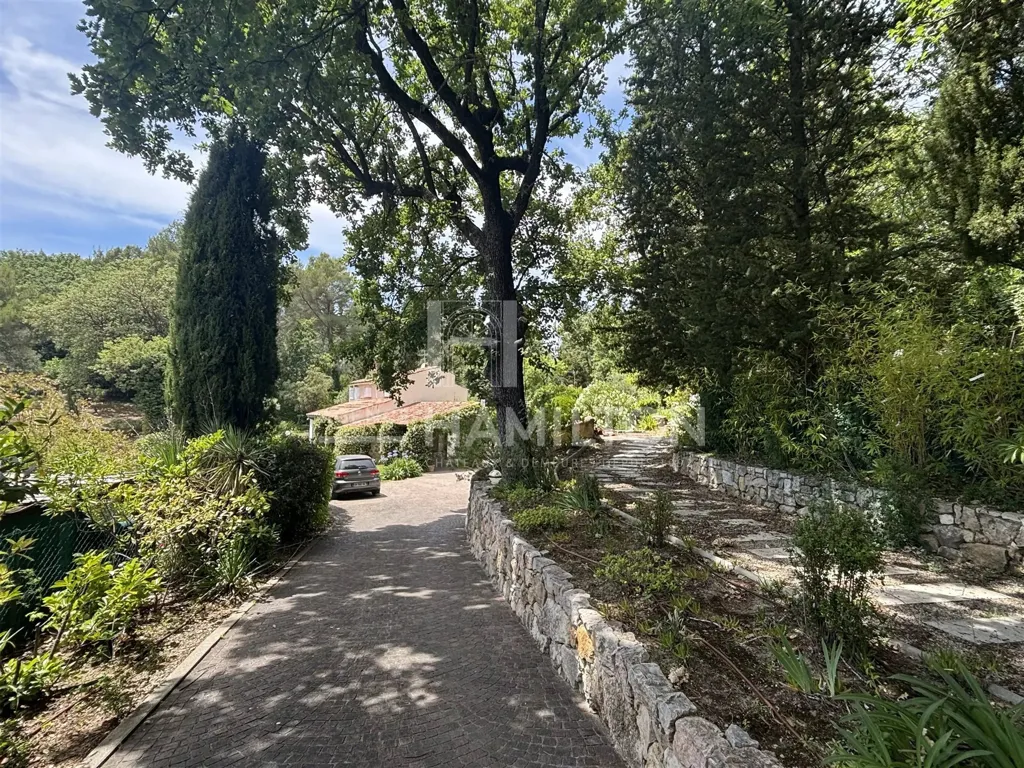 Extérieur - Villa Luxueuse avec Piscine à Châteauneuf-Grasse