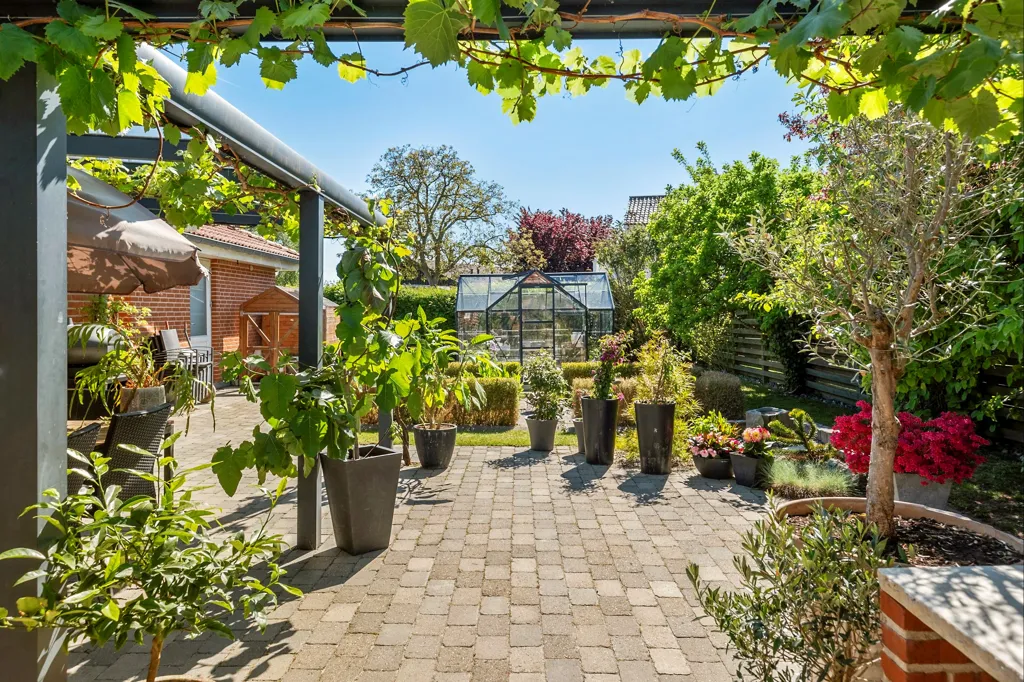 Terrasse - Stone Villa with Heated Garage in Dragør