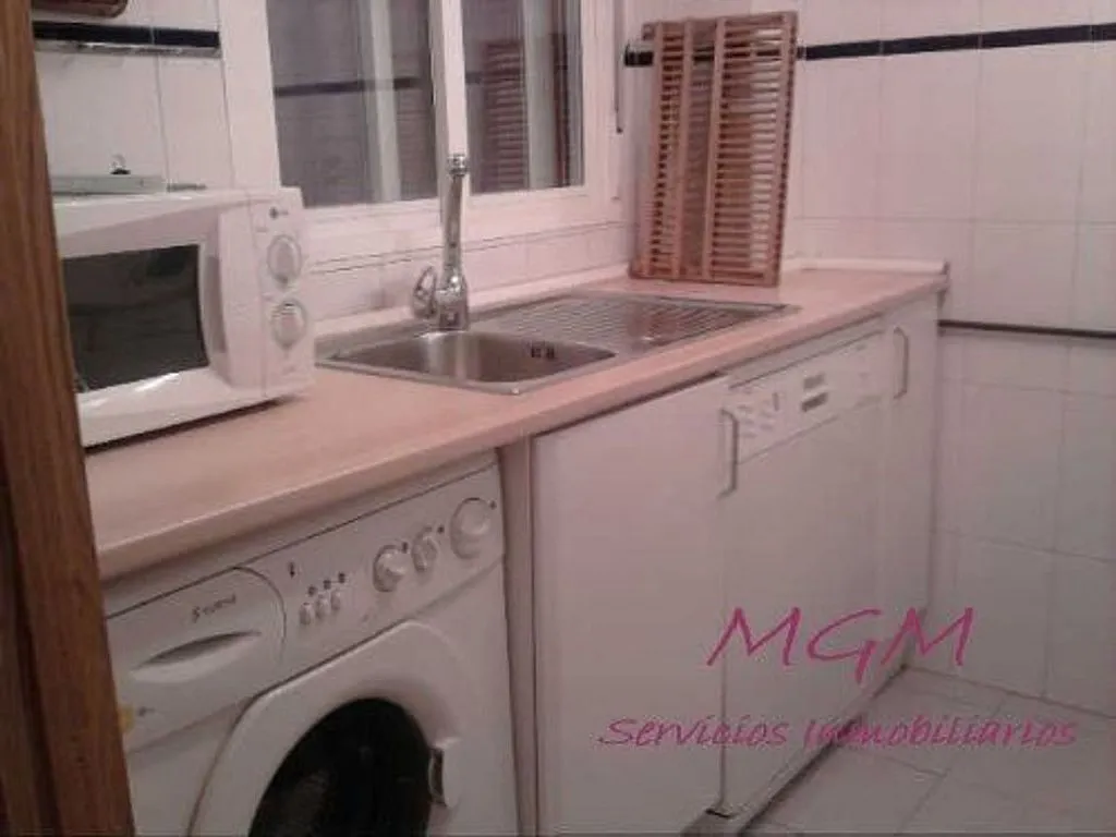 Kitchen - 2-Bedroom Flat with Balcony in Chueca