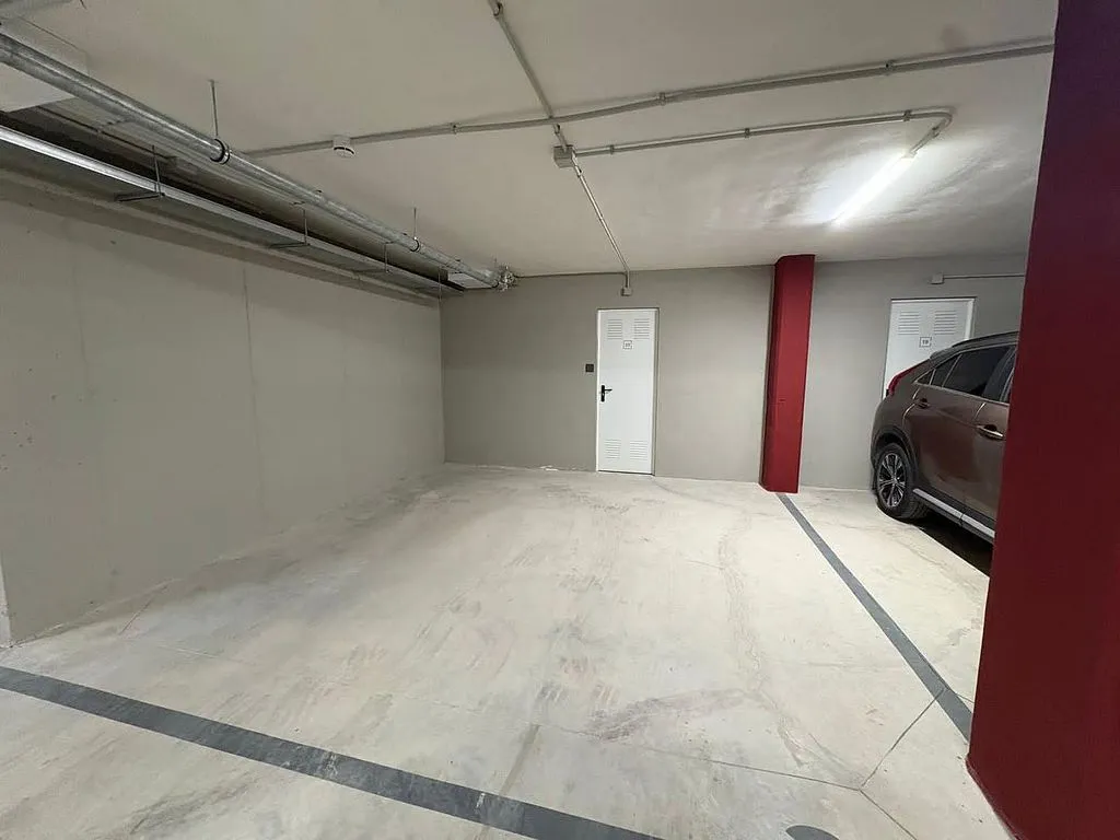 Garaaž - New Flat with Pool in Campolivar