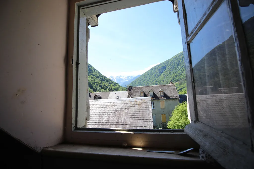 Toad - Ancient House to Renovate near Luchon