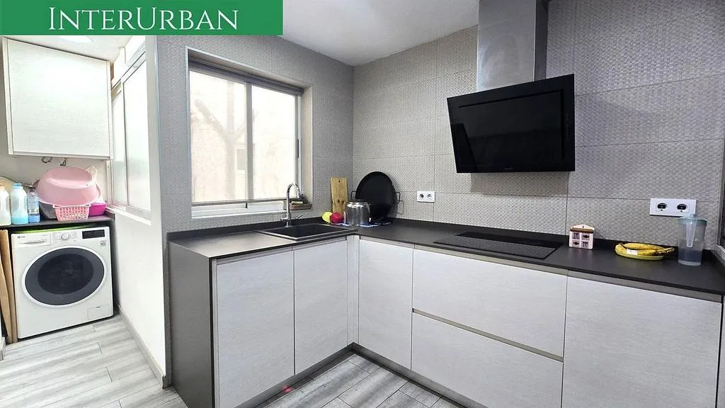 Köök - Apartment with Balcony in Llíria