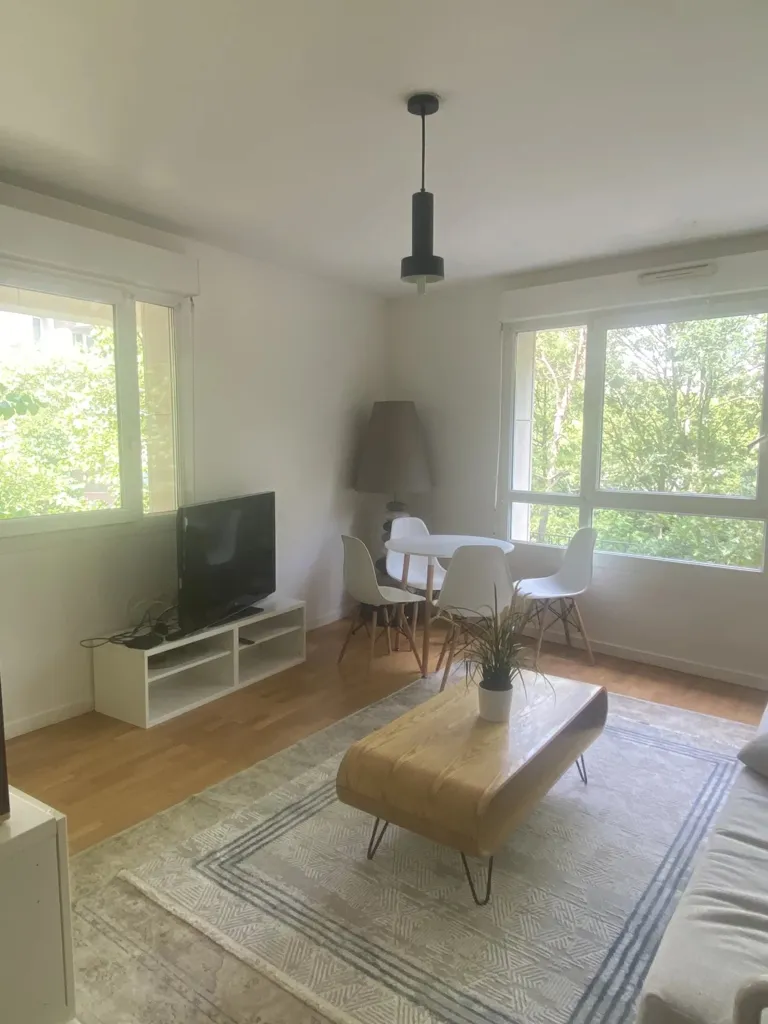 Séjour - Appartement Lumineux avec Terrasse à Courbevoie