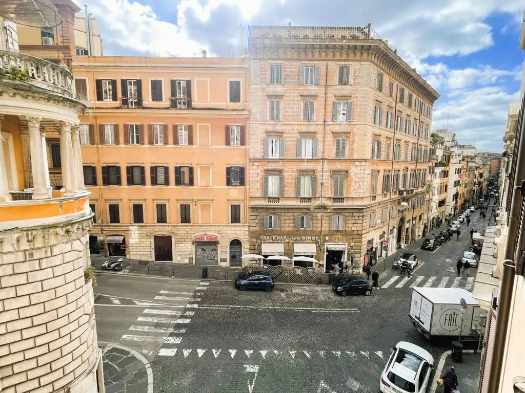 Välivaade - Luxury Flat with Balcony in Rome's Monti
