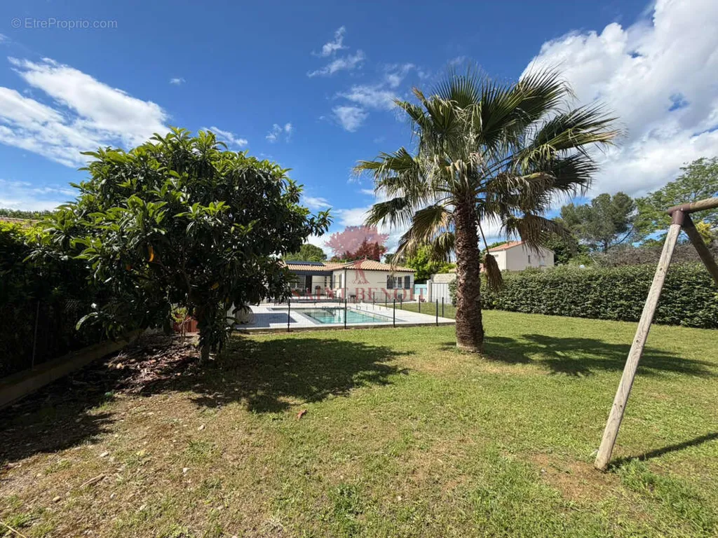Jardin - Villa avec Piscine à Gignac