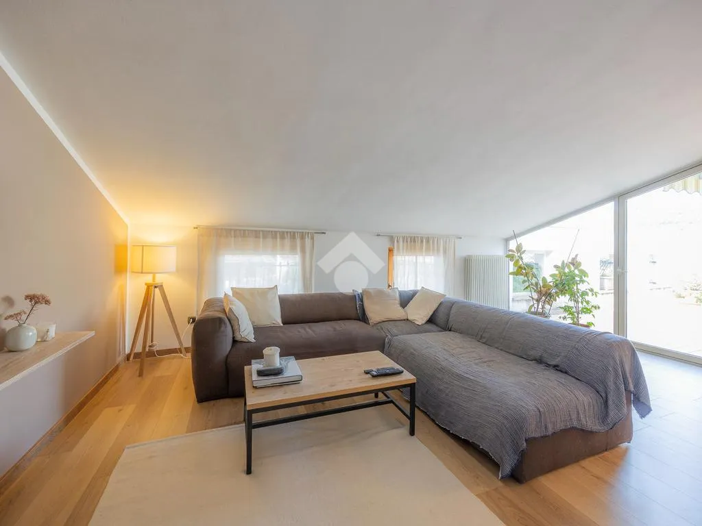 Soggiorno - 4-Bedroom Apartment with Terrace in Dolcè