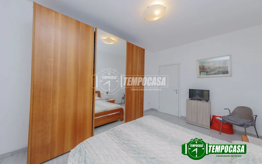 Chambres - Rear-Facing Trilocale with Balcony in Milan