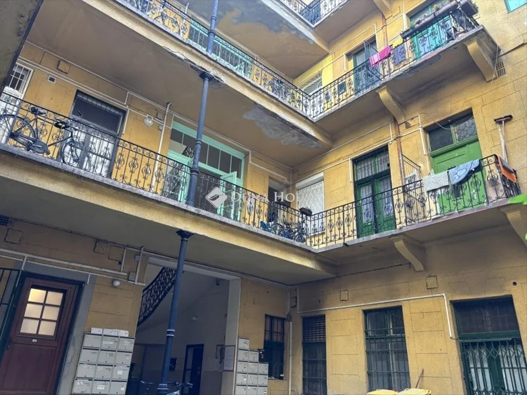 Balcone - Park-View Apartment in Budapest VII District