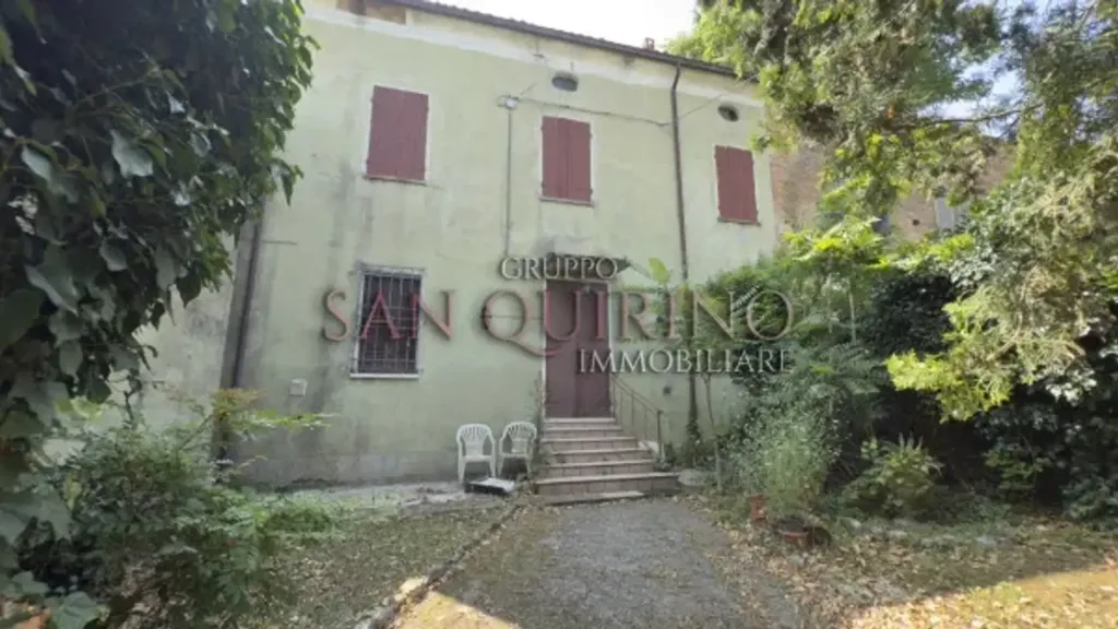 Esterno - Villa da ristrutturare con giardino a Pomponesco
