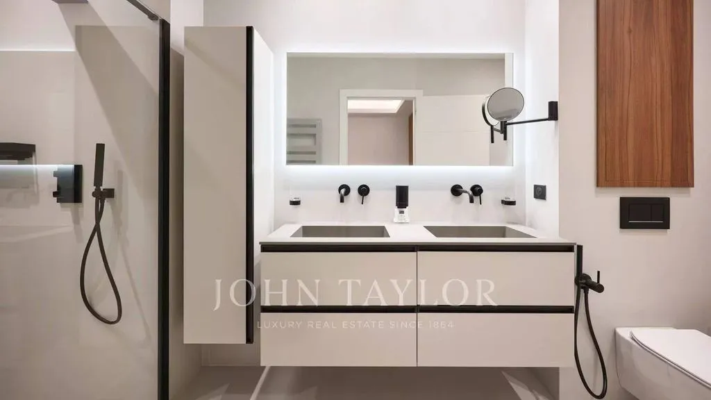 Salles de bain - Appartement Luxe avec Terrasse à Cannes