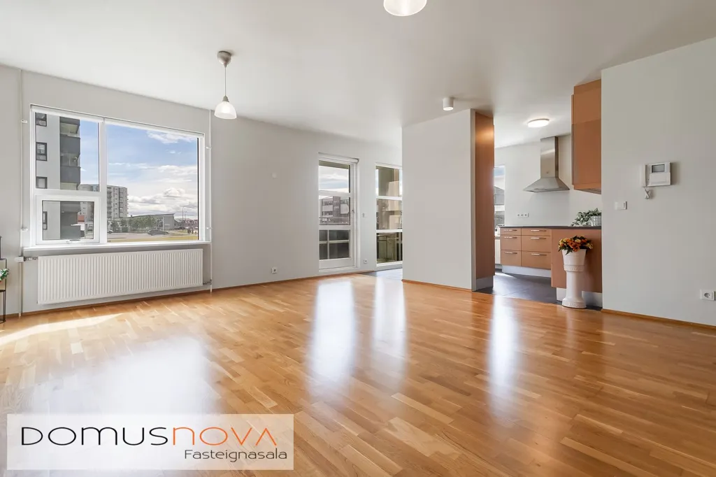 Séjour - Two-Bedroom Apartment with Balcony in Akranes