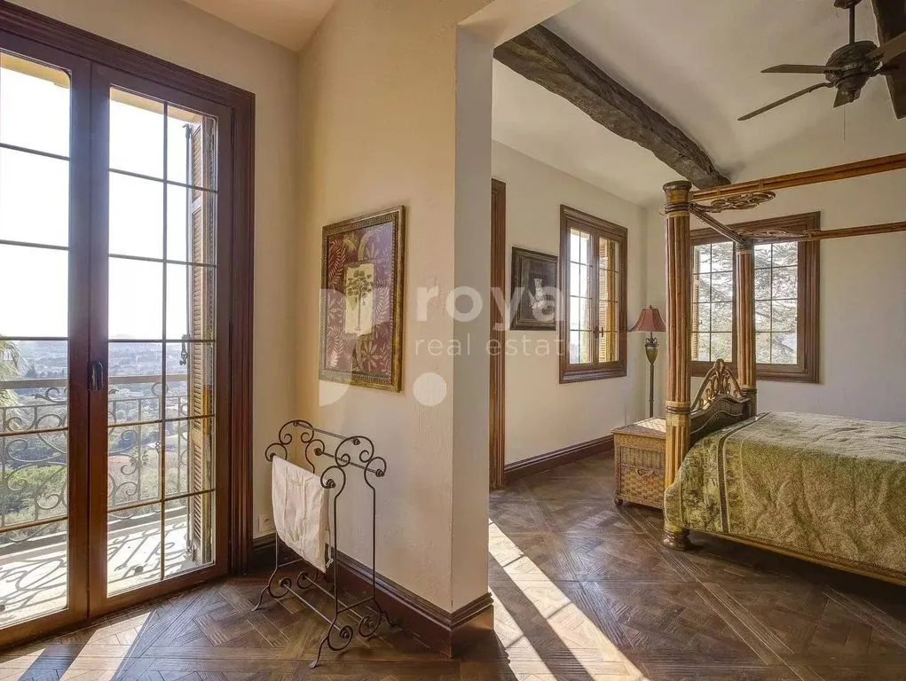 Chambres - Villa Luxueuse avec Piscine à Mougins