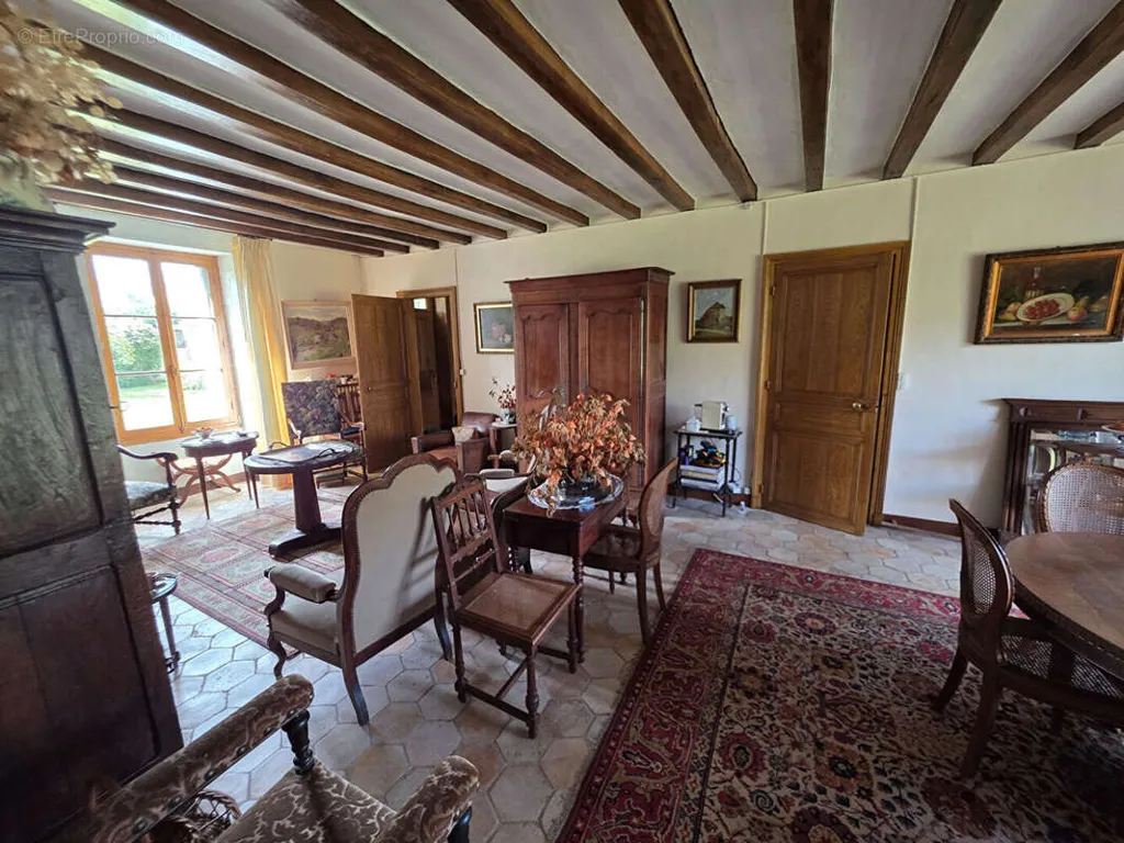 Salle à manger - Maison de Caractère avec Parc à Bossay-sur-Claise