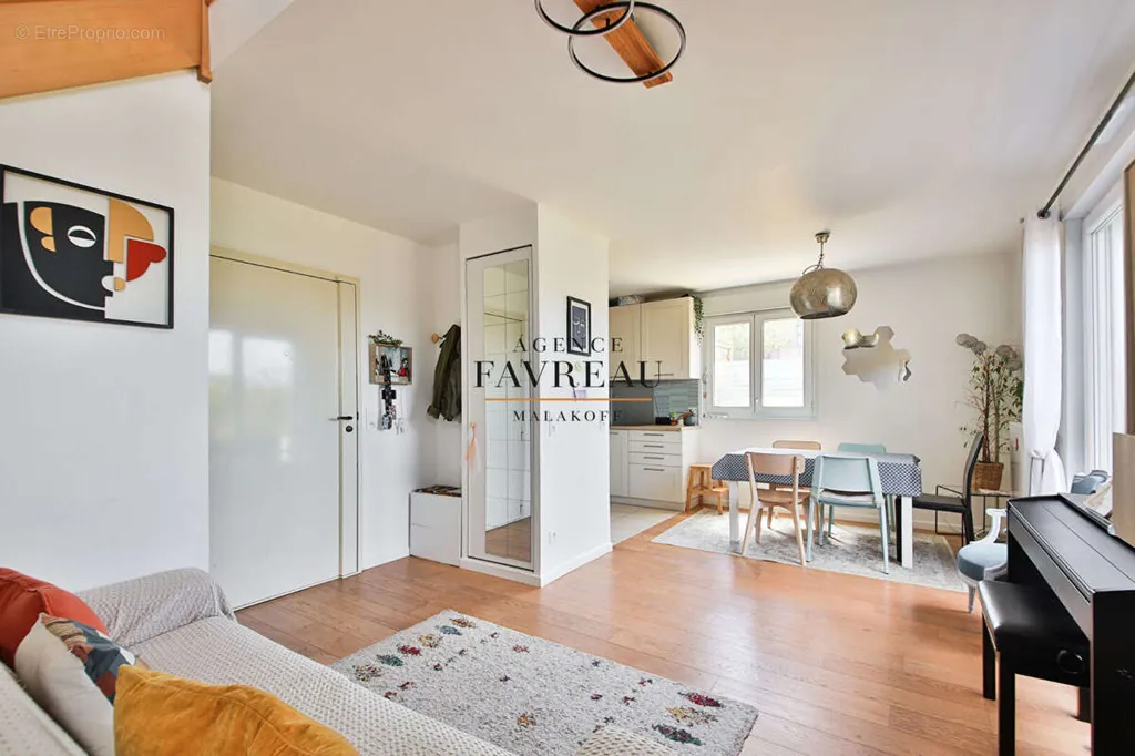 Séjour - Duplex 4 Pièces avec Terrasse à Malakoff
