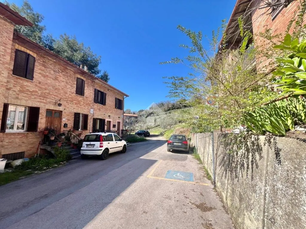 Välivaade - Trilocale with Veranda in Assisi