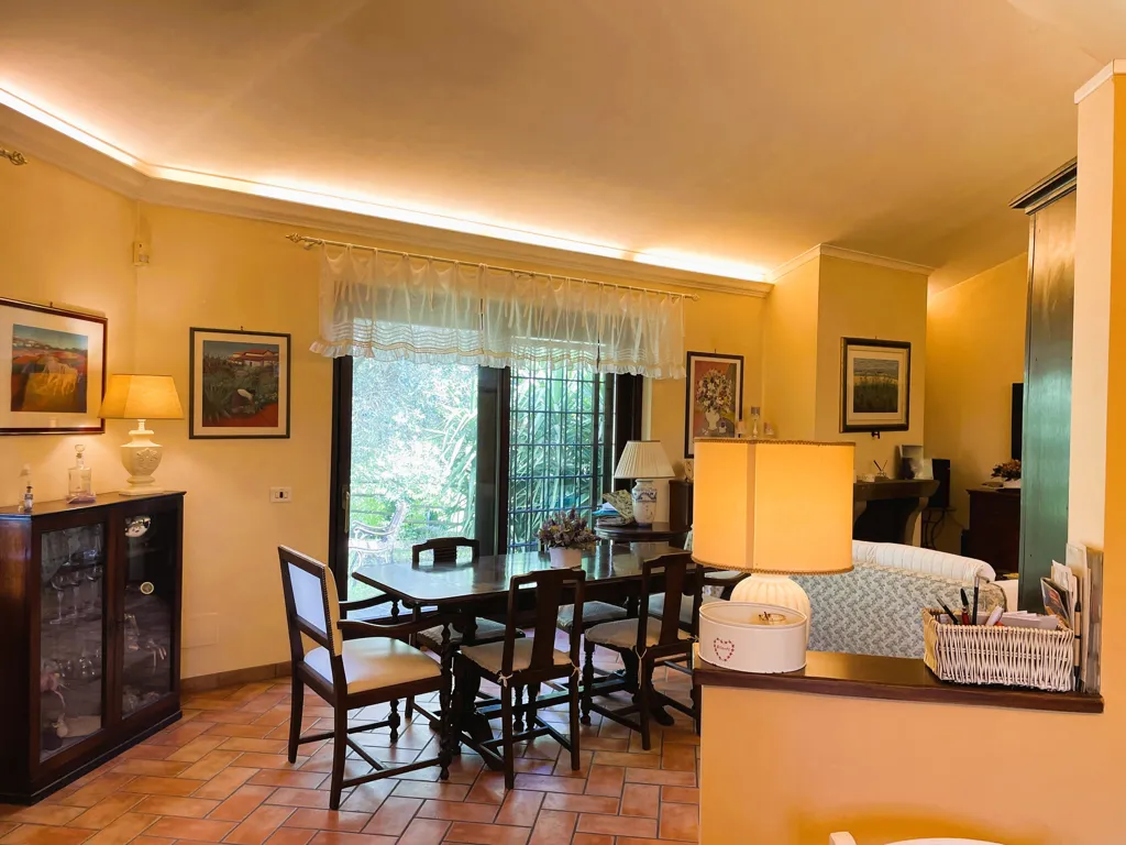 Salle à manger - Villa with Private Park in Campagnano di Roma