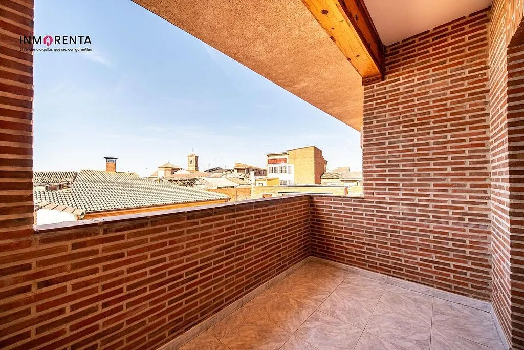 Rõdu - Detached House with Terrace in La Mata