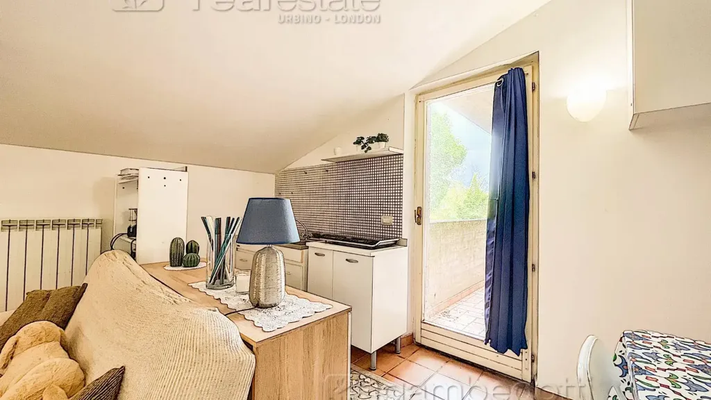 Séjour - Studio Apartment with Balcony in Urbino