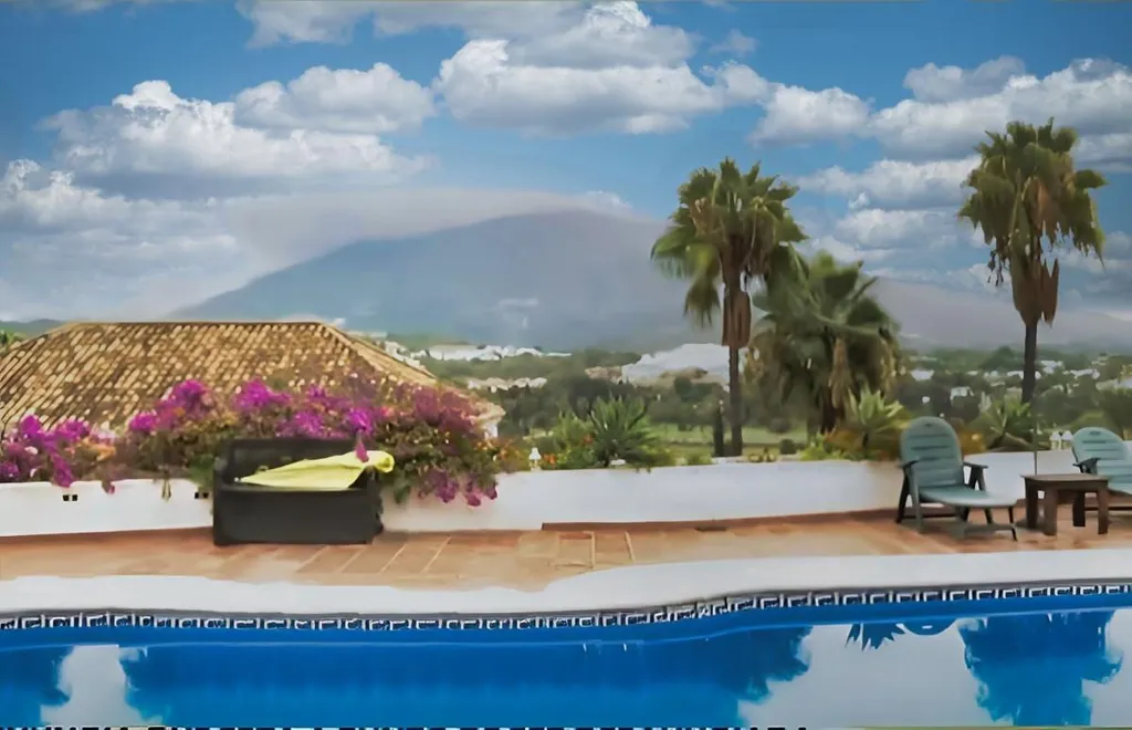 Piscine - Andalusian Villa with Mountain Views in Marbella