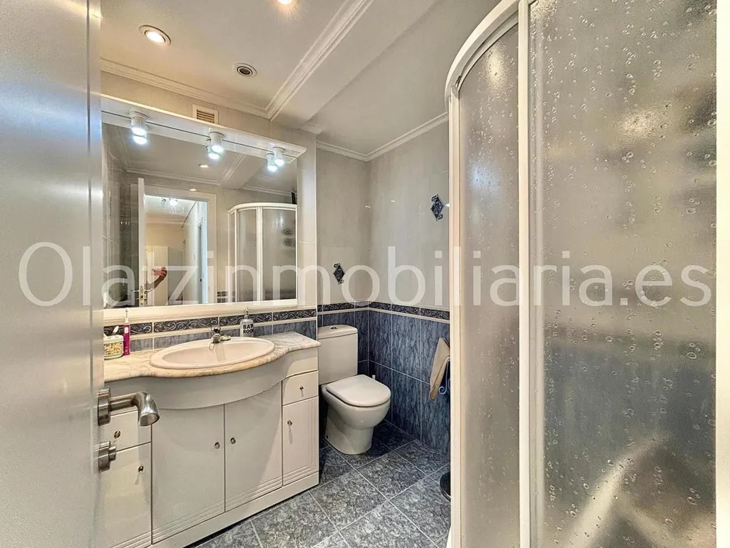 Bathrooms - Bright Apartment with Terrace in Zalla Centre