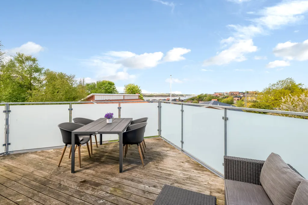 Balcone - Fenced Villa with Garden in Lemvig