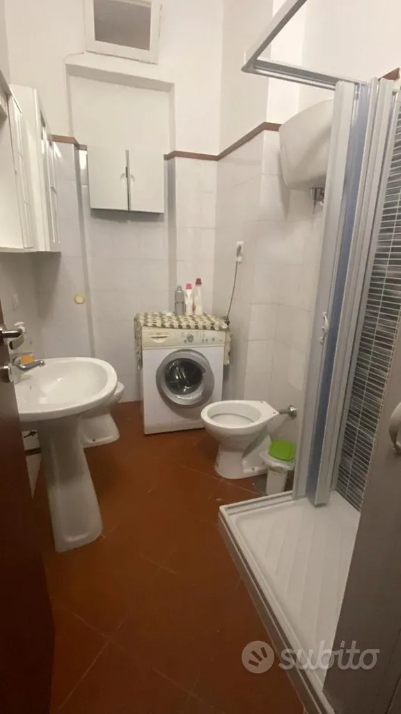 Salles de bain - Two Student Rooms in Central Via Vico