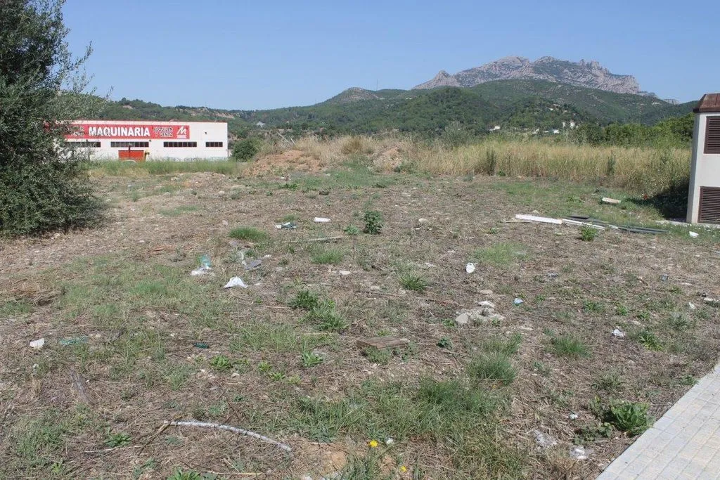 Jardin - Industrial Land in Olesa de Montserrat