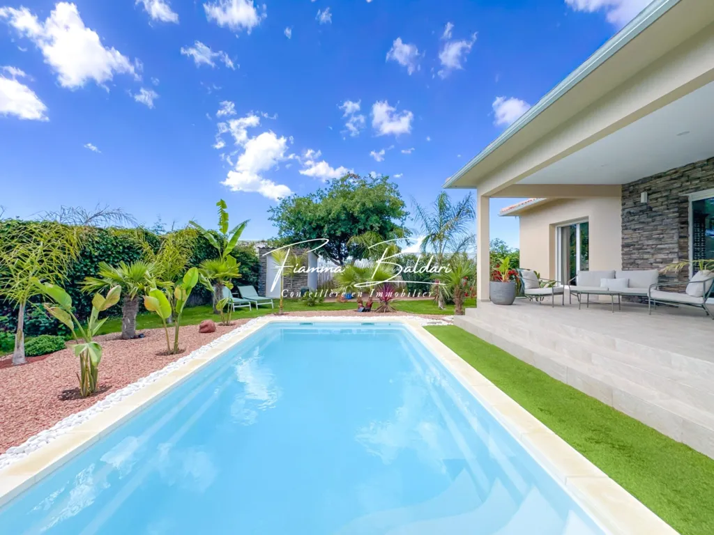 Piscine - Villa contemporaine avec piscine à l'ouest