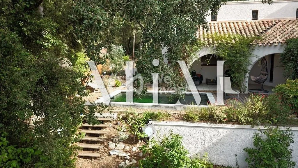 Õhuvaade - Architectural Villa with Pool in Assas