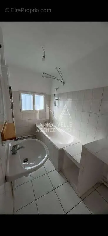 Salles de bain - Appartement Traversant avec Jardinet à Chassagnolle