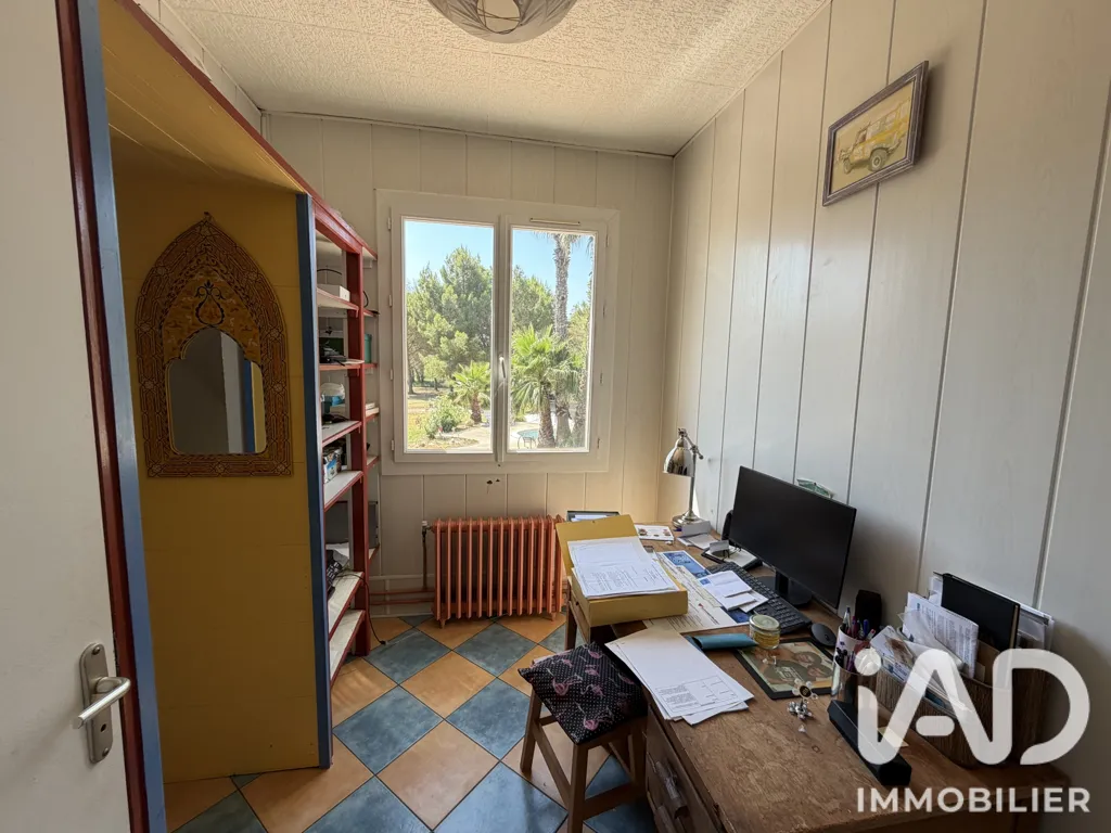 Office - Renovated House with Pool in Agde