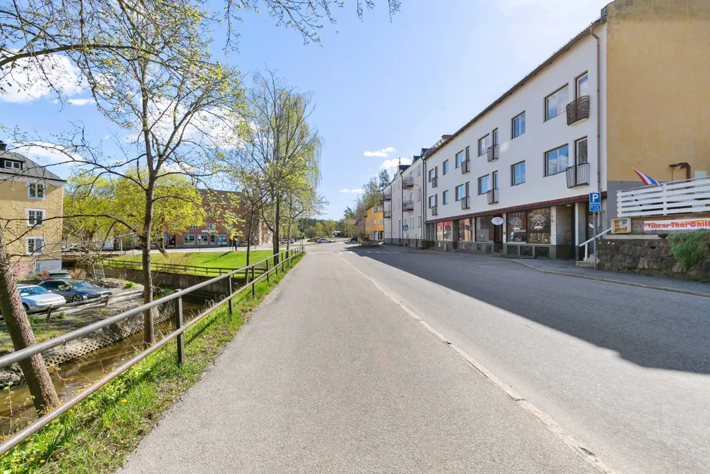 Välivaade - Mixed-Use Property with Harbour View in Valdemarsvik