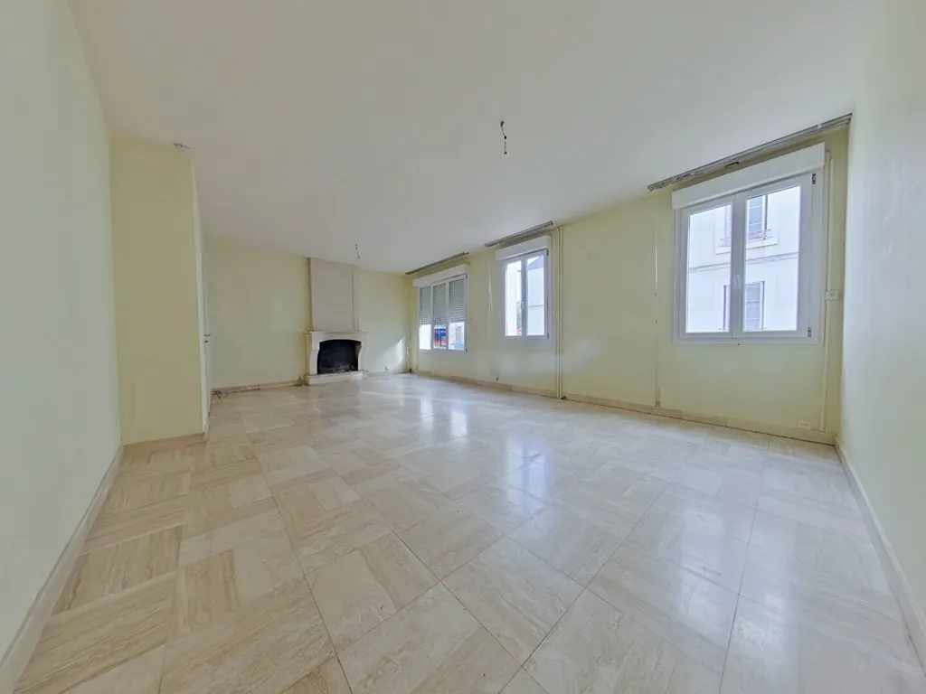 Elutuba - Town House with Development Potential in Prébendes