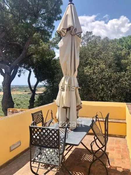 Terrass - Historic Villa with Garden in Cecina