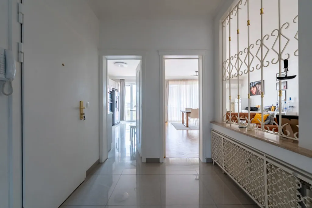 Esik - 3-Bedroom Apartment with Terraces in Uccle
