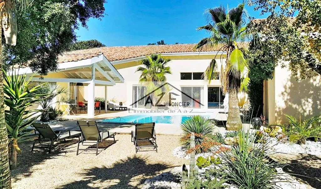 Bassein - Luxurious Villa with Pool near Uzès
