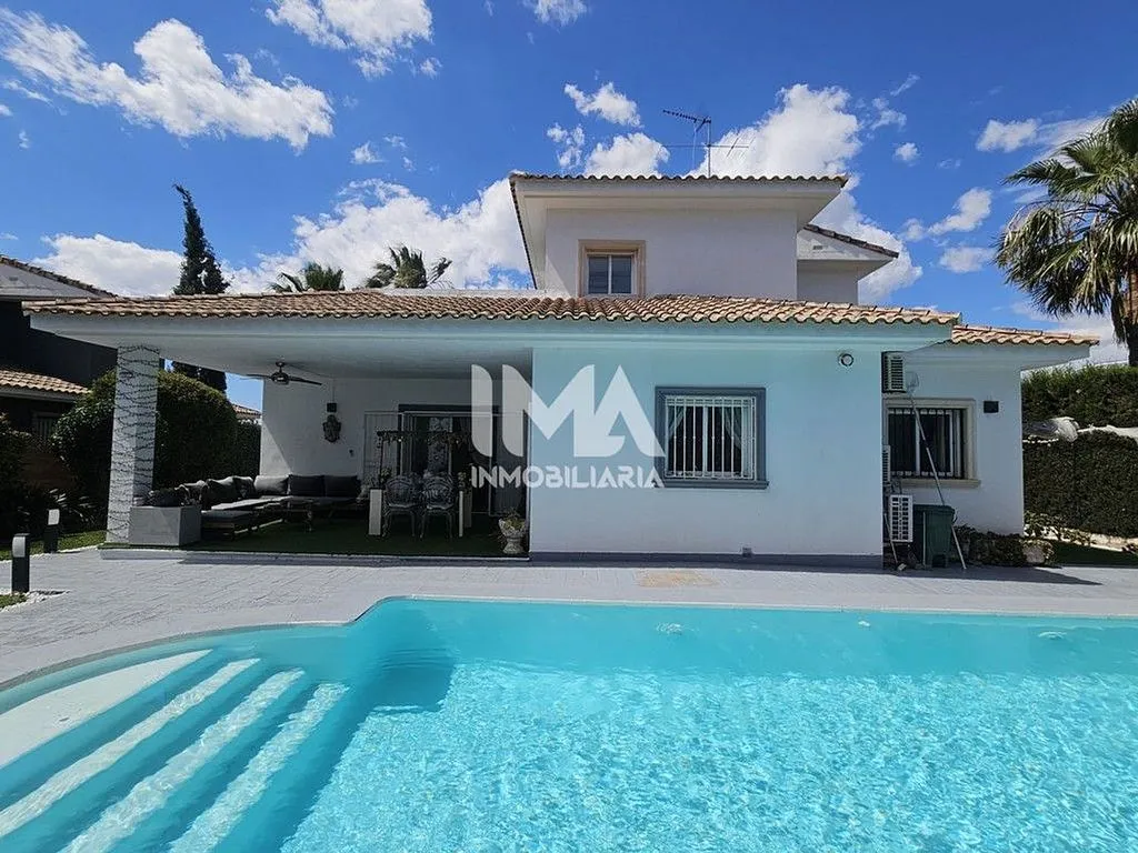 Pool - Chalet with Pool and Terrace in Montepilar