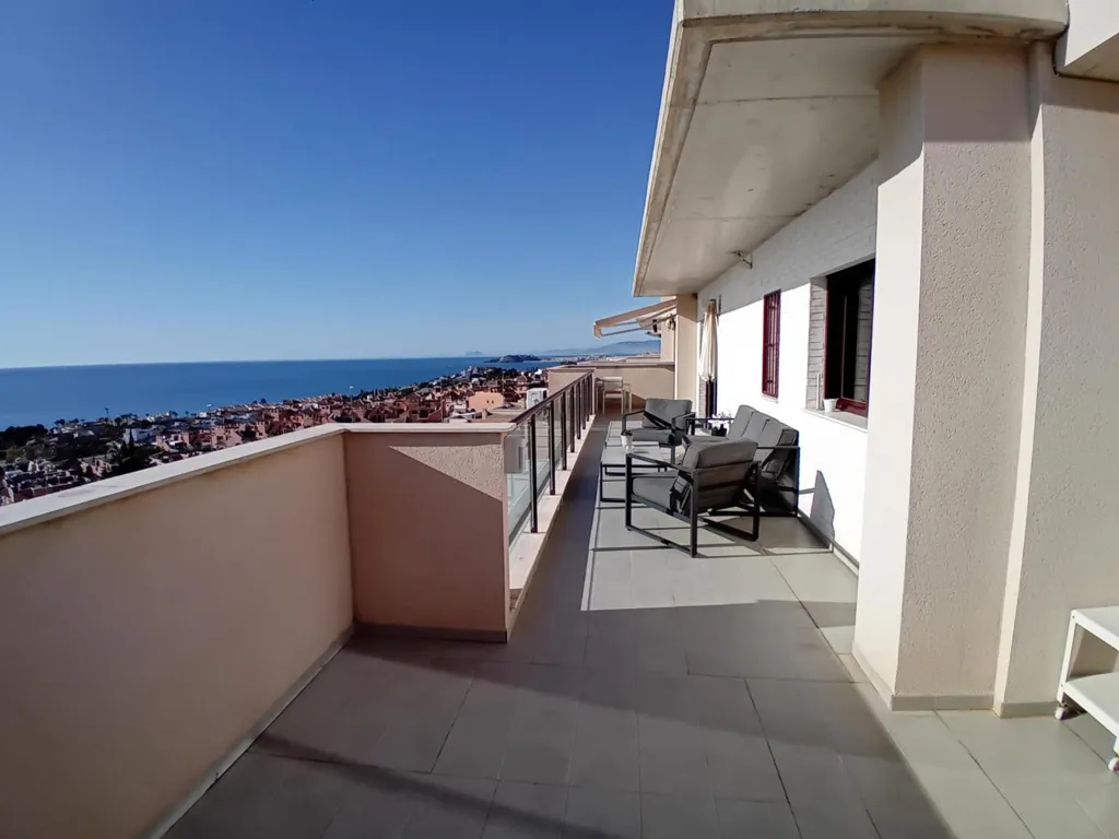 Rõdu - Penthouse with Sea Views in Mojón Hills