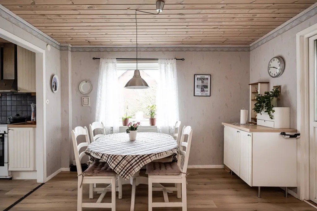 5-toaline maja asukohas Örebro kommun