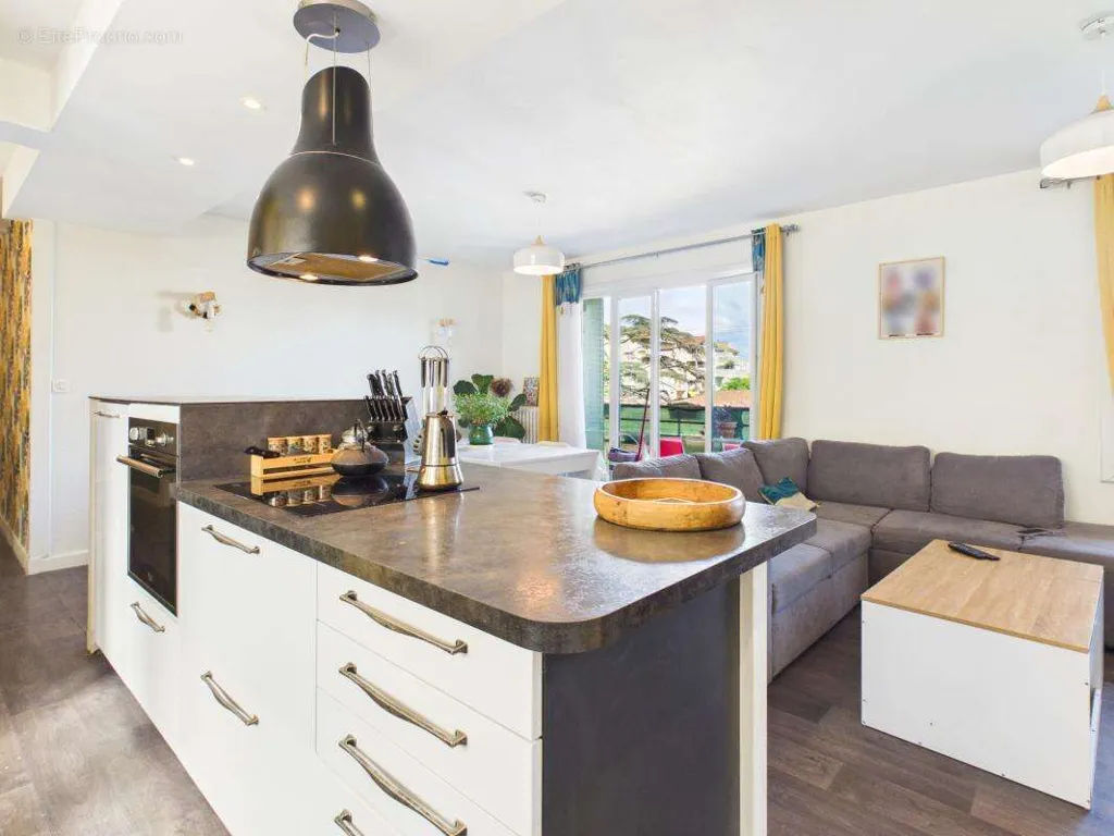 Cuisine - Appartement T3 avec Balcon au Quartier Châteauvert à Valence