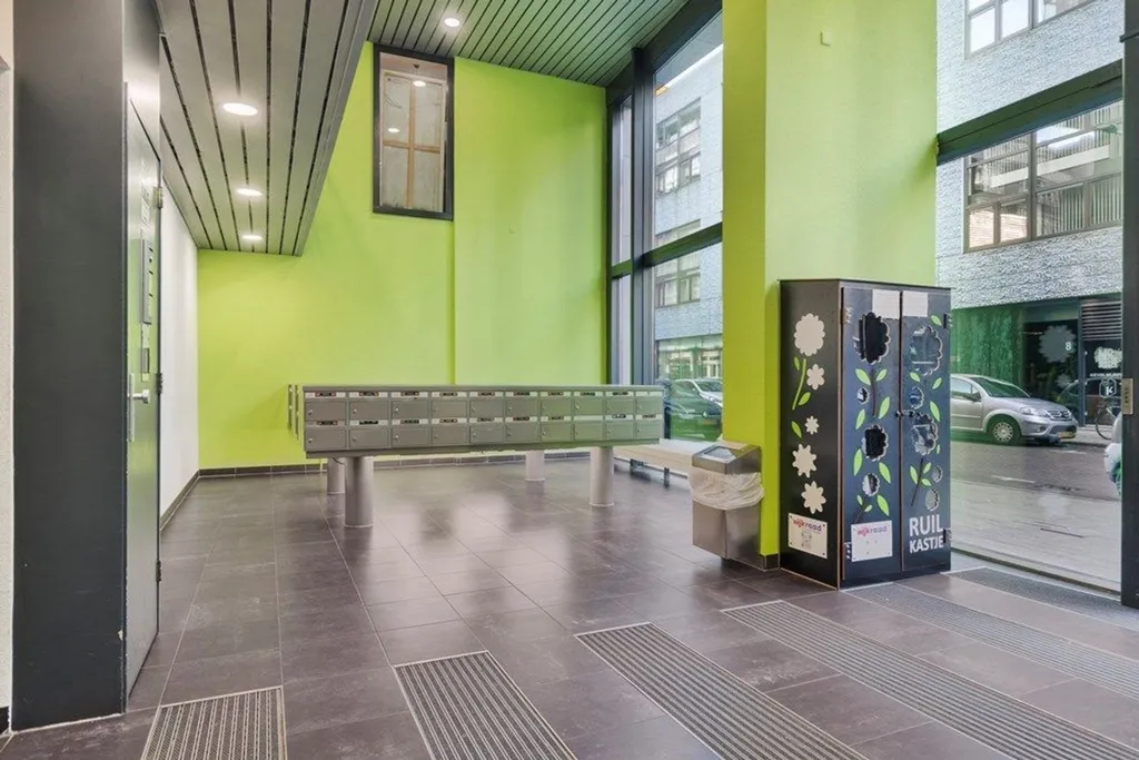 Entrée - 2-Bedroom Apartment with Balcony in Rotterdam