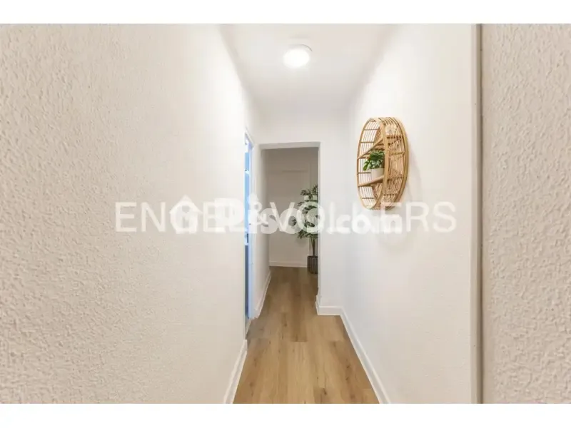 Esik - Fully Renovated Flat in En Corts, Valencia