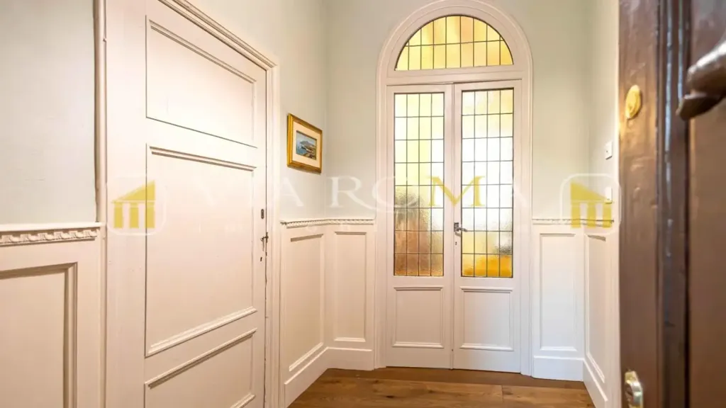 Esik - Luxury Flat with Period Features in Lucca