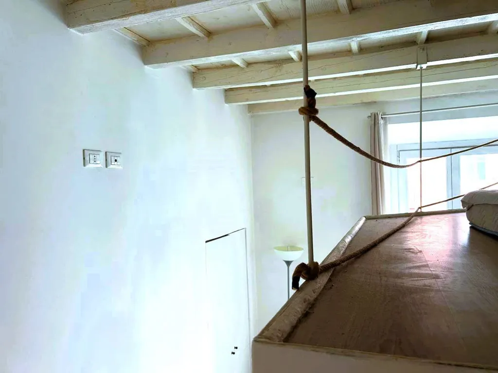 Pièces - Milan Studio Flat with Traditional Charm